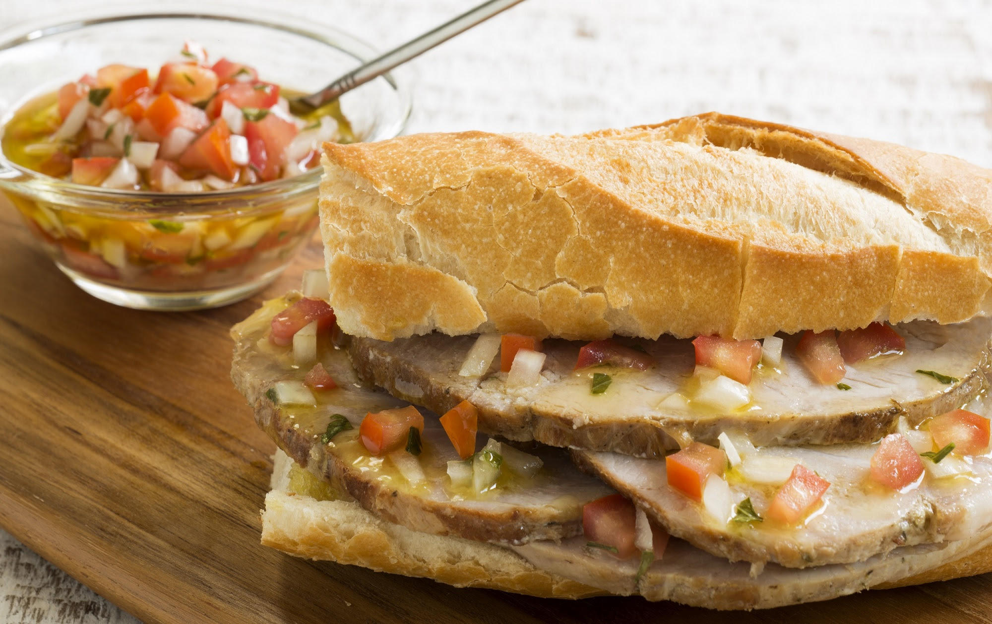 Casa Santa Luzia lança menu de sanduíches