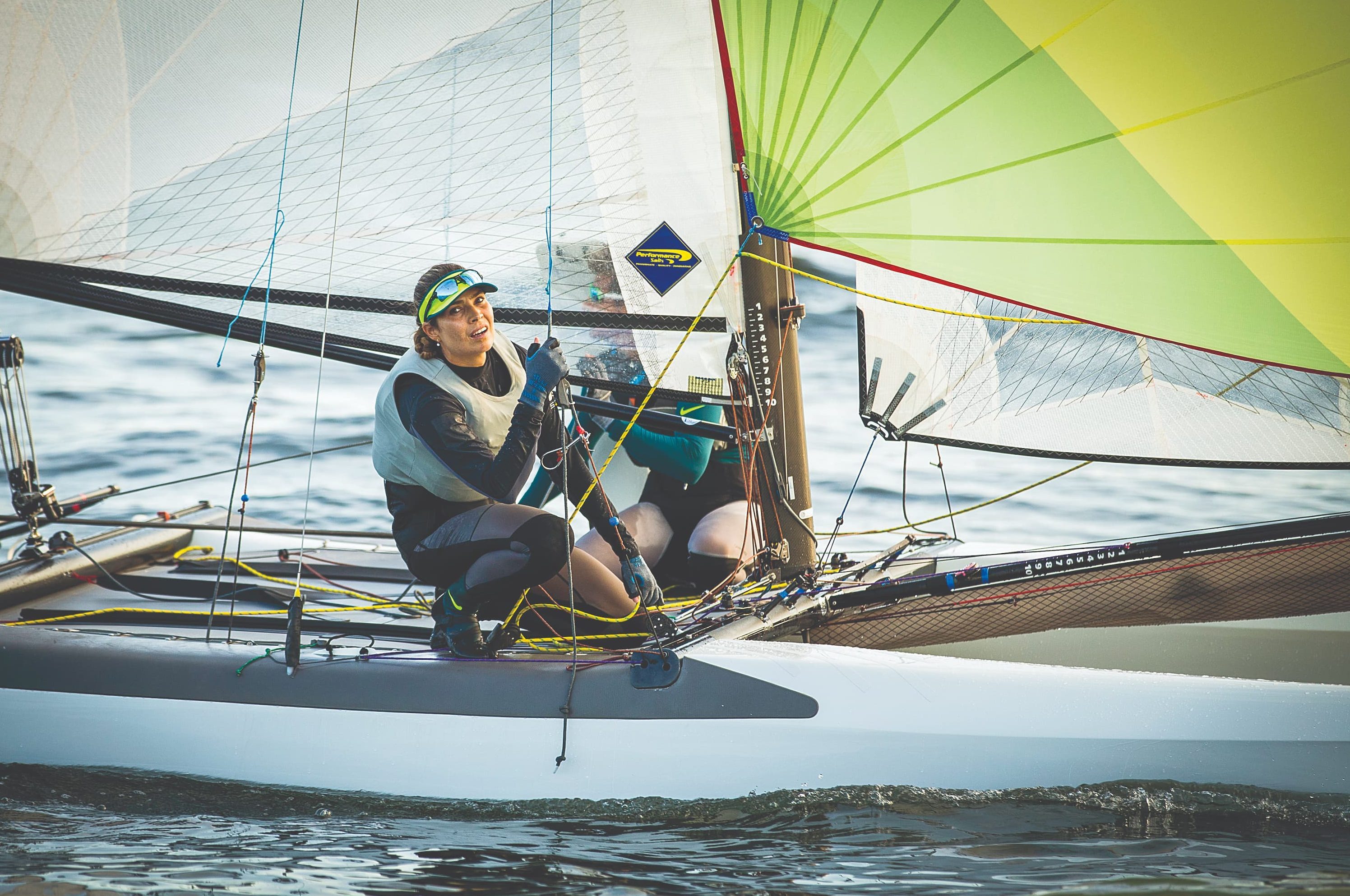 A velejadora olímpica Isabel Swan defende a preservação das águas e a participação de atletas na gestão esportiva