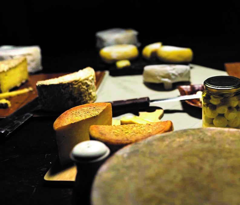 Produtores oferecem queijos artesanais para delivery