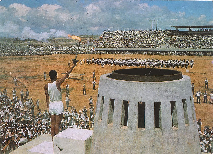 Tocha olímpica na Olimpíada de Tóquio de 1964 - Foto: Reprodução