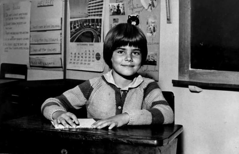 Maitê Proença na sala de aula da Escola Americana de Campinas, aos nove anos - Foto: Arquivo Pessoal