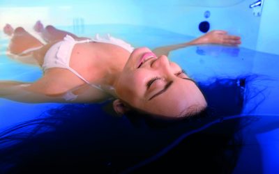 Flutuar Float Center proporciona momentos de relaxamento absoluto em cápsulas com água salinizada que simulam a experiência de nadar no Mar Morto