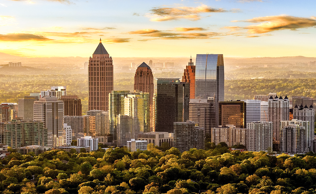 Atlanta, nos EUA, apresenta um contraste singular entre áreas verdes, prédios modernos e design criativo