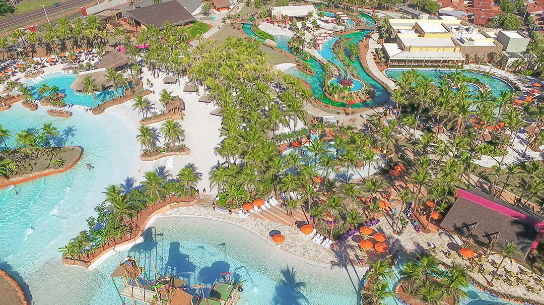 Hotéis conectados ao parque aquático Hot Beach Olímpia proporcionam bem-estar e ainda mais atrações para todas as idades