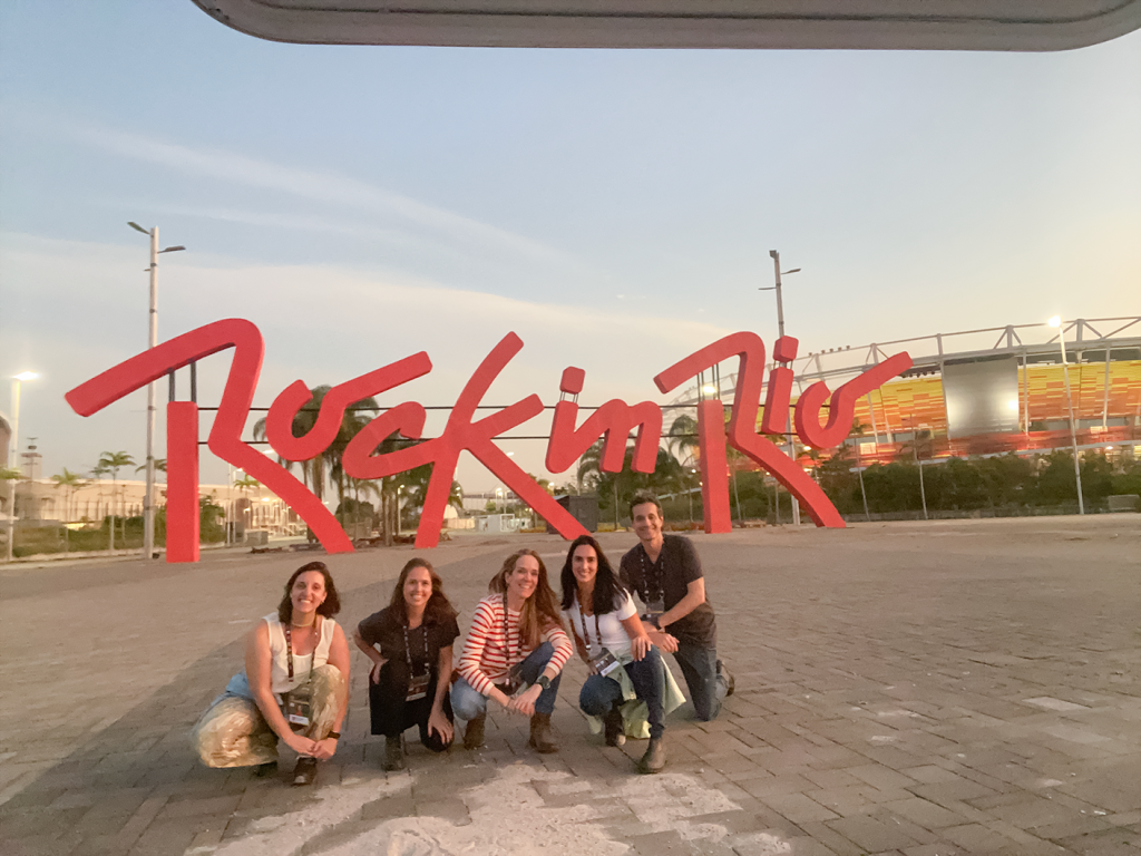 Coordenadora de Parcerias, todas da equipe do Rock in Rio, ao lado de Rodolfo Medina - Foto divulgação