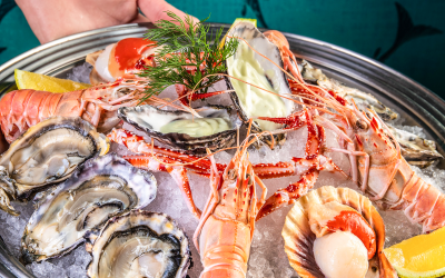 Restaurante Satyricon, conhecido por sua culinária ítalo-mediterrânea, aposta em plateaux de mariscos e em oyster bar