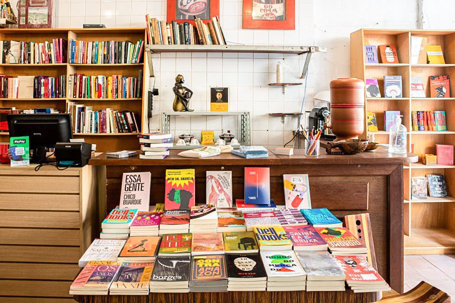 Um tour por livrarias que valem a descoberta na capital paulista