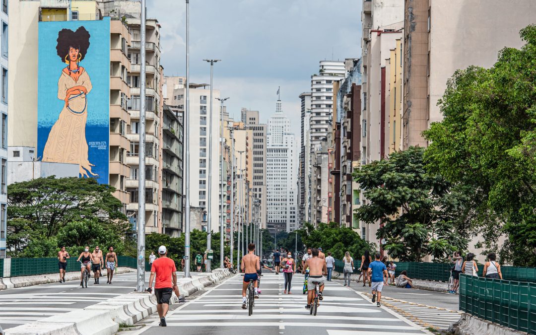 Roteiros de bicicleta pelos cinco cantos da capital paulista para curtir o fim de ano